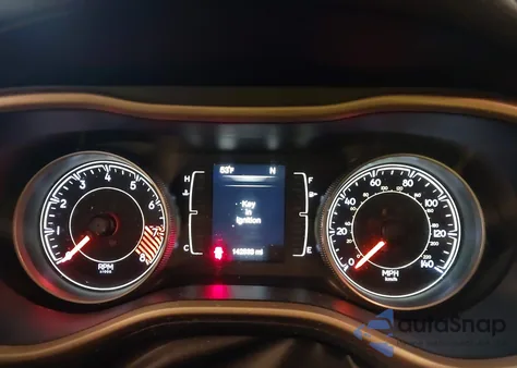 2015 Jeep Cherokee Latitude z USA, uszkodzony, nr VIN 1C4PJMCS2FW702763